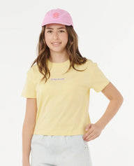 Person wearing a yellow t-shirt and pink cap on a white background