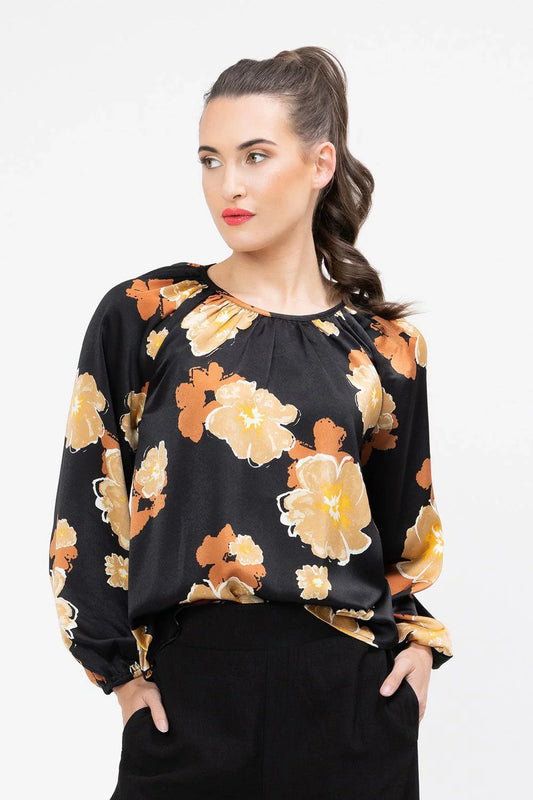 Seeking Lola United Top