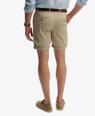beige chino shorts 